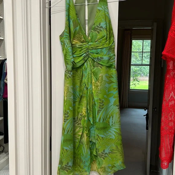green emerald velvet dress Bridgette Column Gown – Kay Unger main image 0